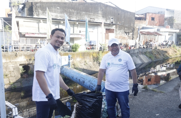 Aksi Bersih Kanal & Pasar, Pelindo Regional 4 Raih Penghargaan KLH