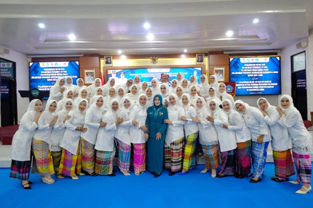 Pesona Sutra Khas Gowa Warnai Pelantikan Pengurus Dekranasda