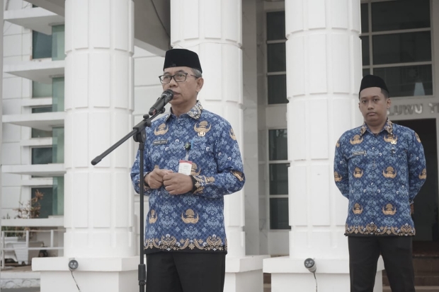 Pimpin Upacara HKN, Sekda Lutim Ingatkan Pegawai Disiplin Waktu