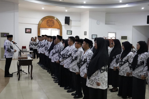 Pengurus Baru PGRI Lutim Diminta Perkuat Sinergi dengan Pemerintah