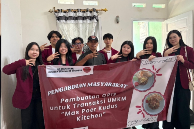 Mahasiswa UC Makassar Dorong Digitalisasi UMKM Lewat QRIS