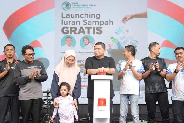 Wali Kota Makassar Luncurkan Program Gratis Iuran Sampah