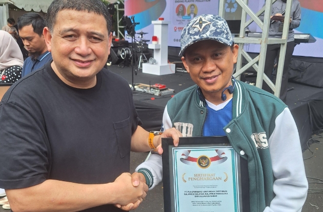 Wali Kota Makassar Beri Penghargaan Lingkungan untuk PLN UID Sulselrabar
