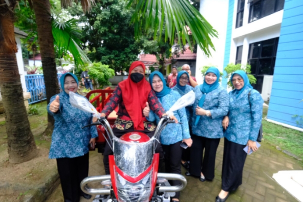 PKK Gowa Dapat Bantuan Motor Sampah dari CSR Alfa Group