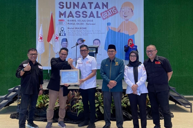 MaxOne Hotel Gelar Sunatan Massal Bersama Baznas dan PMI Kota Makassar