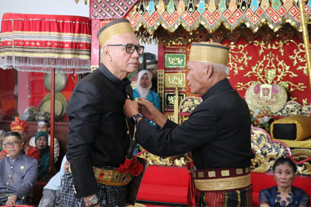 Andi Hatta Marakarma Resmi Dikukuhkan sebagai Mincara Malili