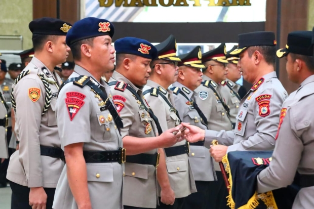 Kapolda Pimpin Upacara Sertijab Dansat Brimob-Kapolres Jajaran Polda Sulsel