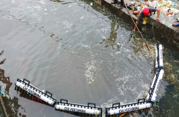 Aksi Nyata Pertamina di Parepare: Cegah Sampah Sungai ke Laut