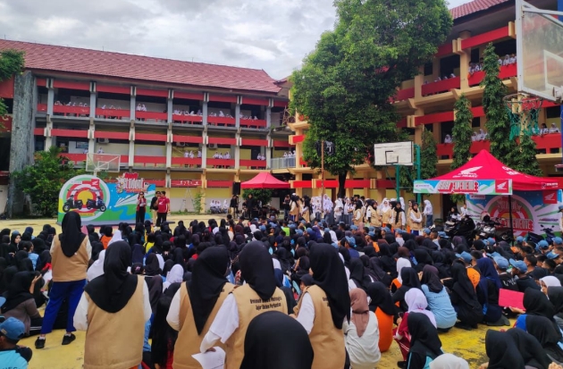 Honda Student Star Disambut Meriah di SMKN 4 Makassar