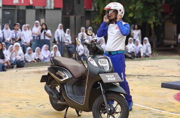 Pelajar Makassar Antusias Ikuti Edukasi Safety Riding Honda