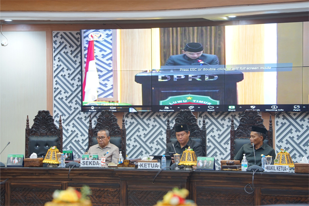 Sekda Bahri Suli Hadiri Rapat Paripurna DPRD Lutim Pandangan Umum Fraksi