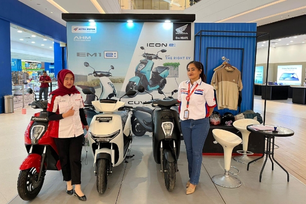 Pameran Motor Listrik EVMazing Corner Hadir di Mall The Park Kendari