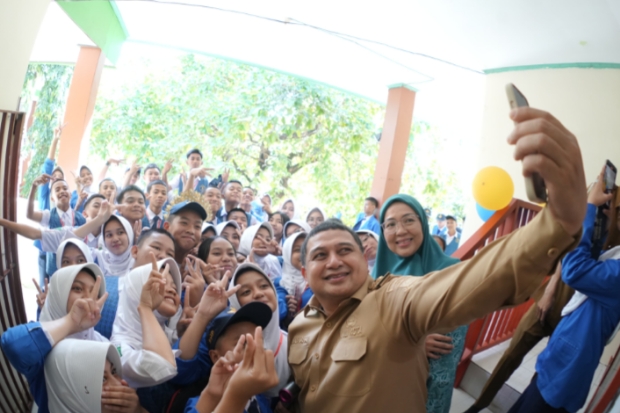 Larang Jual-Beli Seragam, Wali Kota Appi: Sekolah Bukan Tempat Bisnis