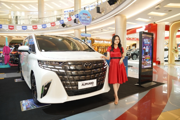 Kalla Toyota Dominasi Pasar Mobil Hybrid di Sulawesi