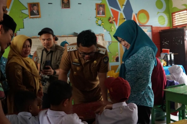 Siswa di SD Center Malakaji Gowa Dapat Layanan Pemeriksaan Kesehatan Gratis
