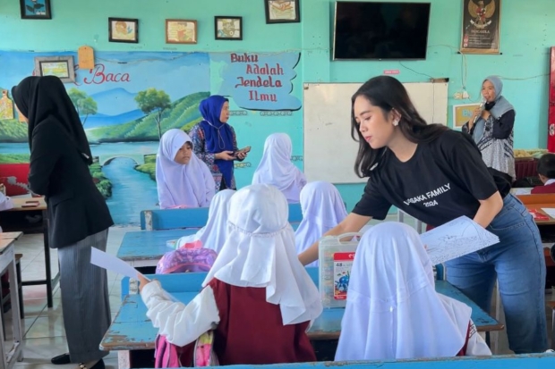 Hari Anak Nasional, Vasaka Hotel Makassar Ajak Siswa SD Berkreasi Lewat Kegiatan Mewarnai