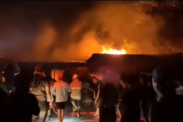 Posko Jatanras Makassar Habis Dilahap Si Jago Merah