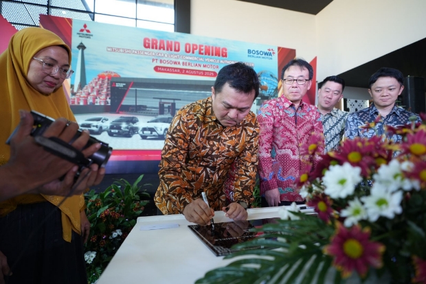 MMKSI & Bosowa Berlian Motor Resmikan Diler Mitsubishi Tanjung Bunga, Investasi Rp54,5 Miliar