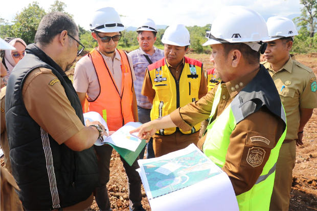 Bupati Ibas Tinjau Pembangunan Labkesmas di Malili, Target Rampung Tepat Waktu
