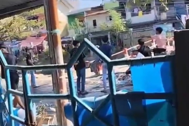 Viral! Rumah Warga di Makassar Dilempari Batu Gegara Tak Beri Sumbangan