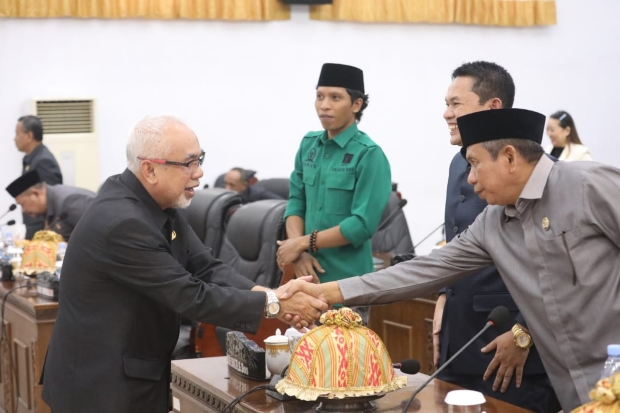 Pemkab Bantaeng Serahkan Rancangan Perubahan KUA-PPAS 2025 ke DPRD
