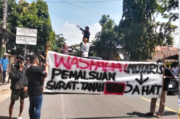 Diduga Palsukan Dokumen, Kantor Notaris di Bantaeng Didemo Warga