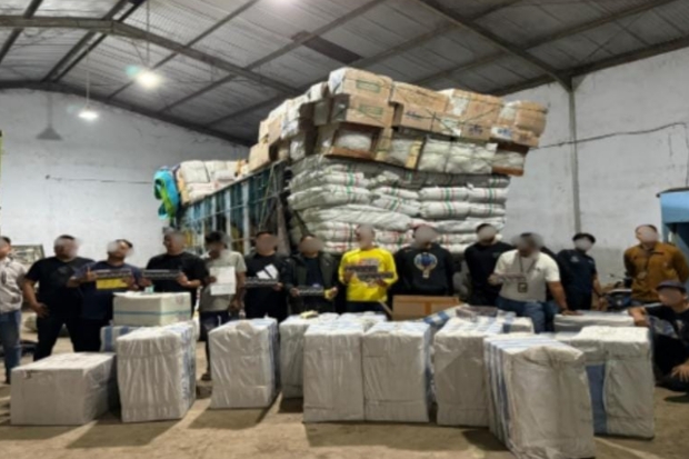 Gudang Rokok Ilegal di Makassar Digerebek, Temukan Barang Bernilai Ratusan Juta