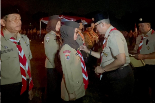 Berkontribusi Terhadap Pramuka, Bupati Gowa Dianugerahi Lencana Darma Bakti