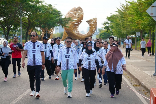 Kemenkum Sulsel Meriahkan HUT RI dan Hari Pengayoman ke 80 Lewat Jalan Sehat