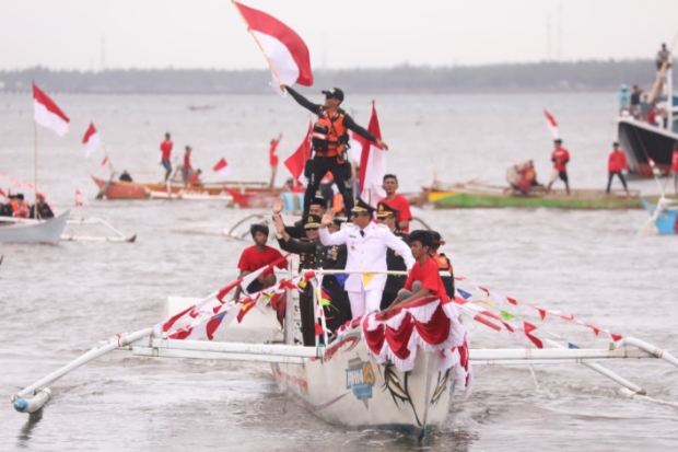 Parade 80 Perahu Nelayan Meriahkan HUT ke-80 RI di Bantaeng
