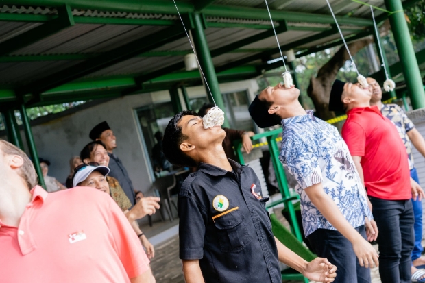 Semarak Agustusan di Bukit Baruga: Lomba Makan Kerupuk hingga Make Up Estafet