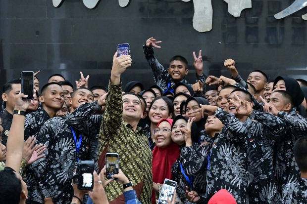 Apresiasi Anggota Paskibraka, Pemkot Makassar Beri Sertifikat hingga Beasiswa