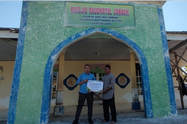 PT Pegadaian Serahkan Bantuan Renovasi Masjid Raudhatul Jannah di Gowa