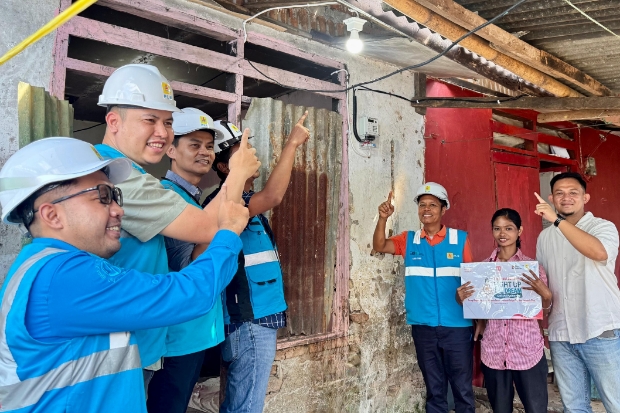 Donasi Pegawai PLN UID Sulselrabar Terangi 216 Rumah Warga Prasejahtera