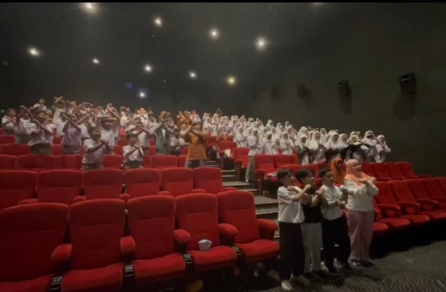 Kenali & Cegah Perundungan Digital, SMP Islam Athirah Gelar Nobar Film 'Cyberbullying'