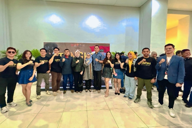 Sukses Tayang Perdana, Film TUNGKE Tebar Pesan Menyentuh Soal Rekrutmen TNI AD