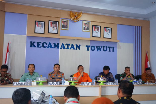 Bupati Ibas Pimpin Rapat Koordinasi Tanggap Darurat Kebocoran Pipa PT Vale di Towuti
