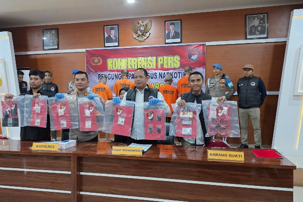 Polres Maros Ungkap Kasus Narkoba, Barang Bukti Sabu 700 Gram