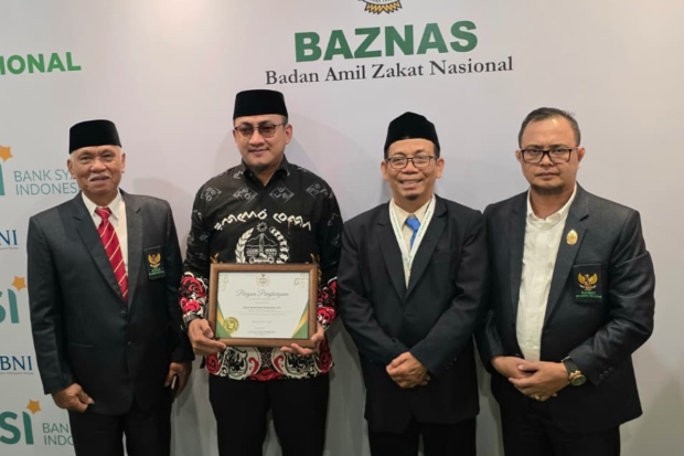 Gubernur Sulsel Raih BAZNAS Award sebagai Kepala Daerah Pendukung Gerakan Zakat