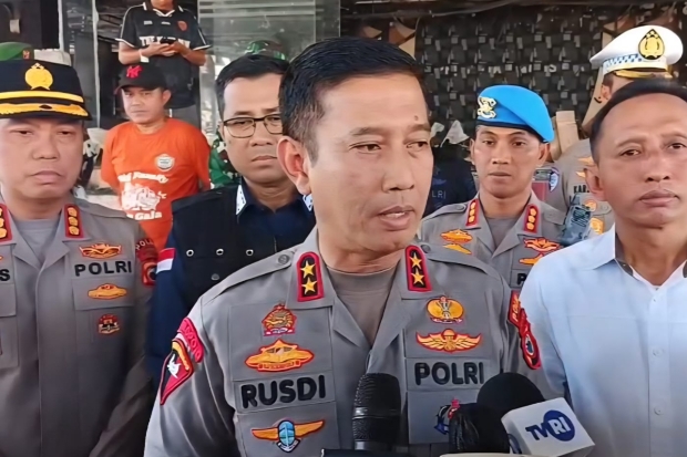 Polisi Mulai Olah TKP Gedung DPRD Makassar yang Dibakar Massa
