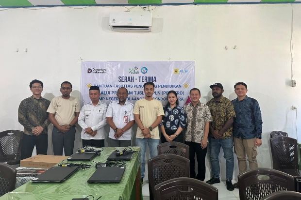 PLN UIP Sulawesi Bantu Digitalisasi Pendidikan di SMPN 5 Bolaang