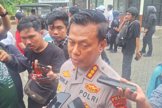 Polisi Tetapkan 3 Tersangka Kasus Driver Ojol Tewas Dikeroyok Massa