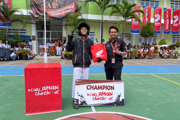 Roadshow Honda DBL Berlanjut ke SMA Kristen Elim & SMAN 1 Makassar