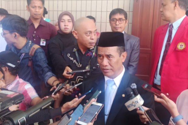 Hadiri Dies Natalis Unhas, Amran Tekankan Pentingnya Generasi Berdaya Saing