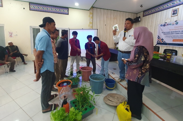 PKM Polipangkep Beri Pelatihan Budi Daya Ikan Berbasis Aquamimicry dan Hidroponik
