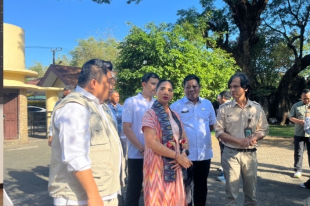 Jelang Revalidasi UNESCO Global Geopark, Wamenparekraf Tinjau Leang-Leang