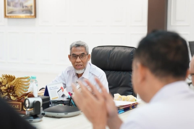 Dirjen KI Serahkan Surat Pencatatan Ciptaan Mars DJKI Versi Gambus