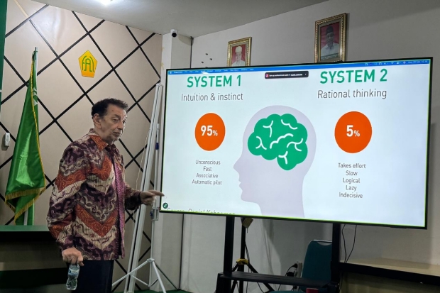 Ahmad Nizhar Shihab Bawa Kuliah Umum di Fakultas Agama Islam UMI