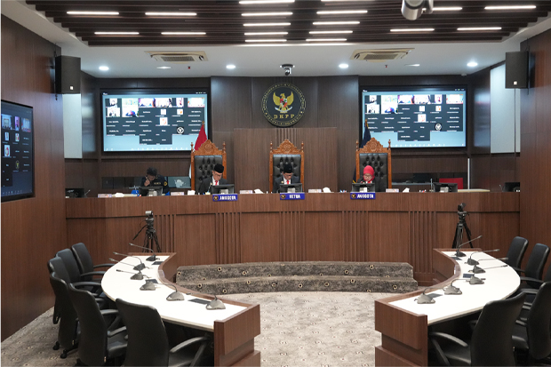 OMS Minta DKPP Larang Teradu Komisioner Bawaslu Wajo Jadi Penyelenggara Pemilu Lagi
