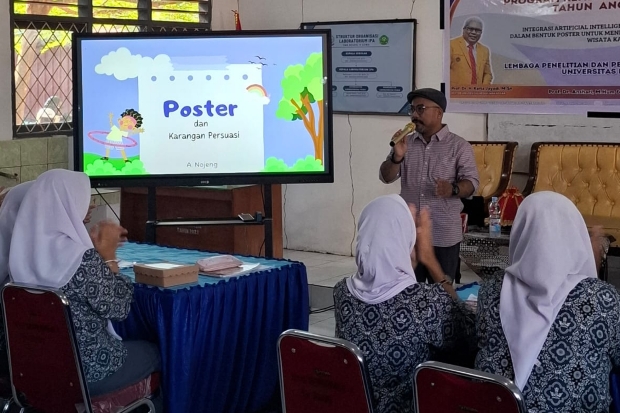 Dosen FBS UNM Latih Siswa SMA Menulis Teks Persuasif dengan Pemanfaatan AI